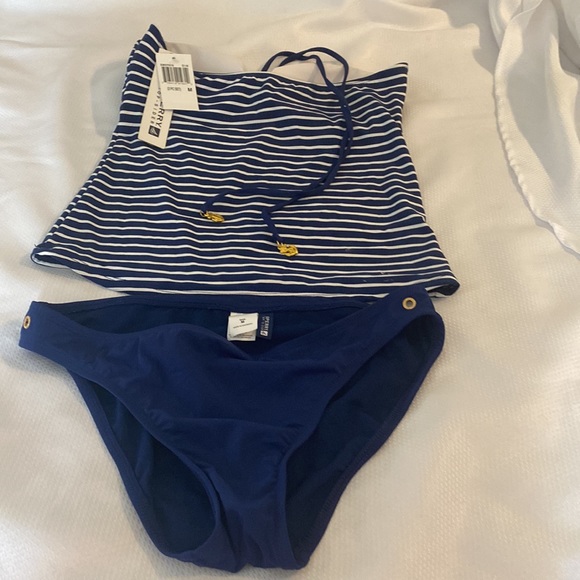 Perry Ellis size M.  Two peice never worn - Picture 5 of 5